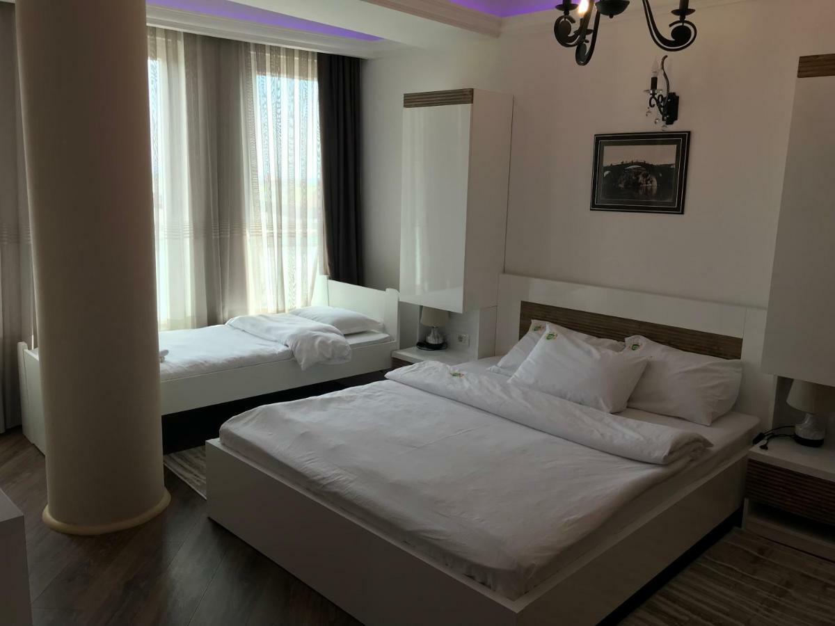 Отель Apollonia Gjakova Экстерьер фото